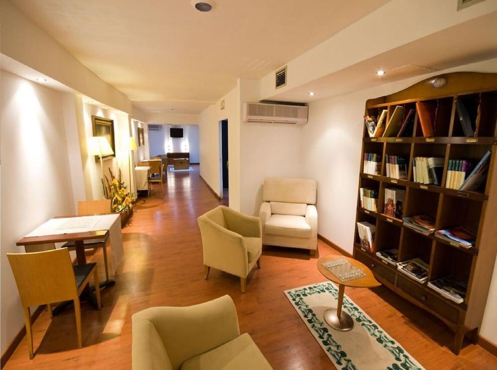 Hotel Teruel Plaza エクステリア 写真